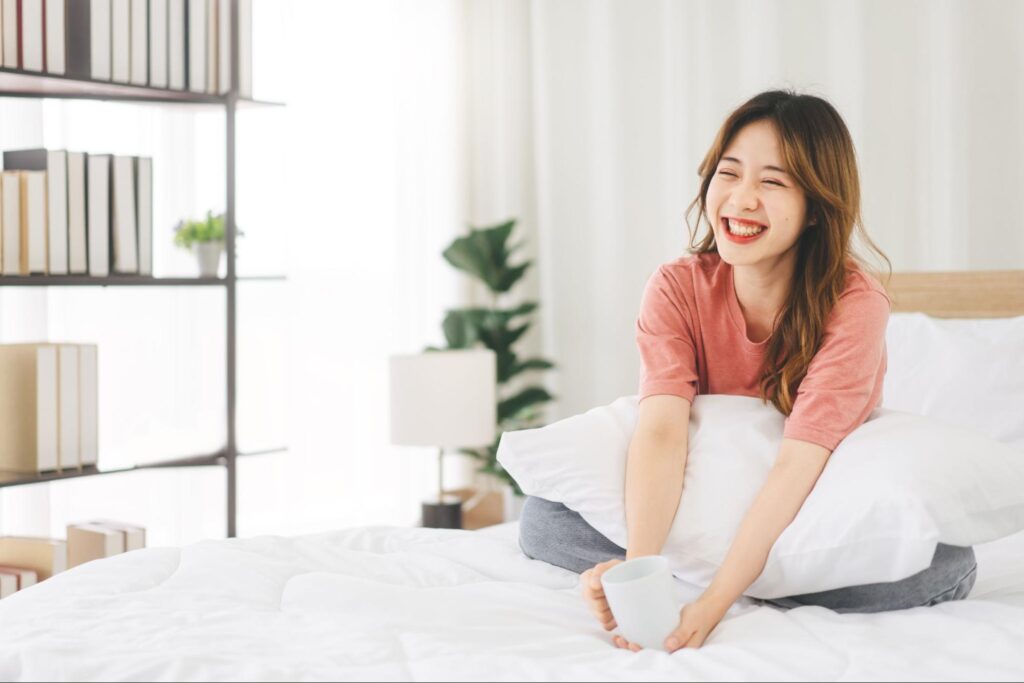 抜歯後快適で笑顔の女性